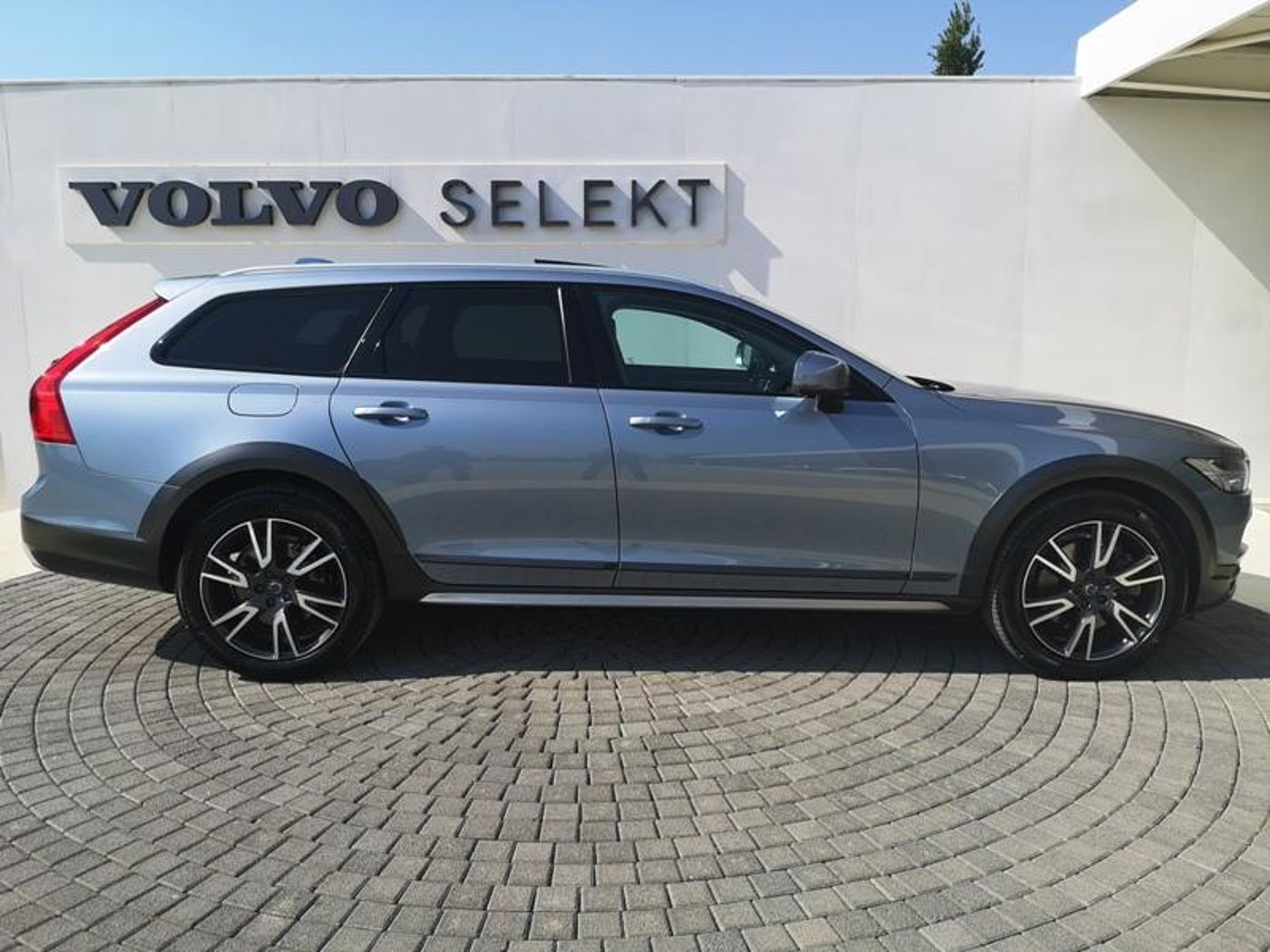 Volvo  Cross Country D5 AWD Pro