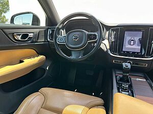 Volvo  Cross Country D4 AWD Momentum