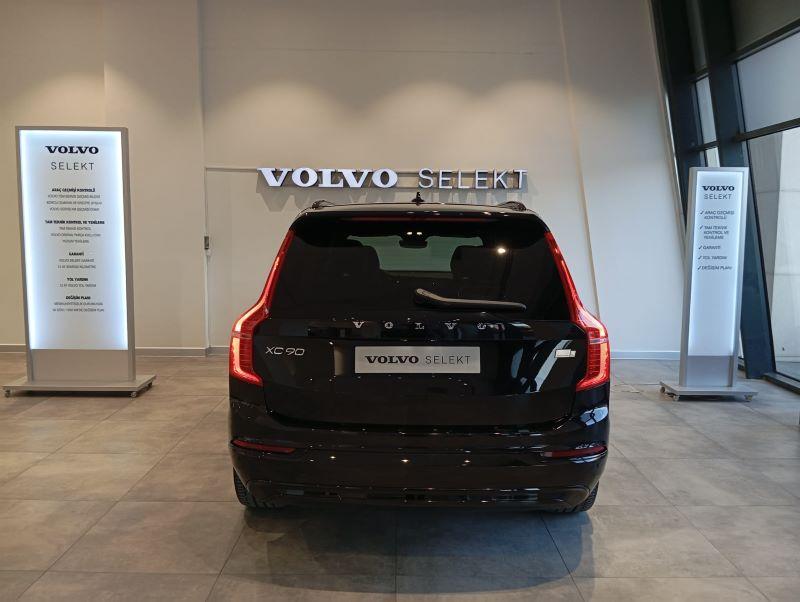 Volvo  XC90, T8 AWD plug-in hybrid, Plus, Dark