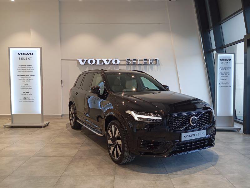 Volvo  XC90, T8 AWD plug-in hybrid, Plus, Dark